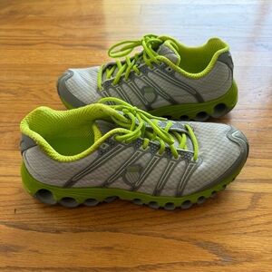 WOMANS TRAINER - K-SWISS Athletic size 9